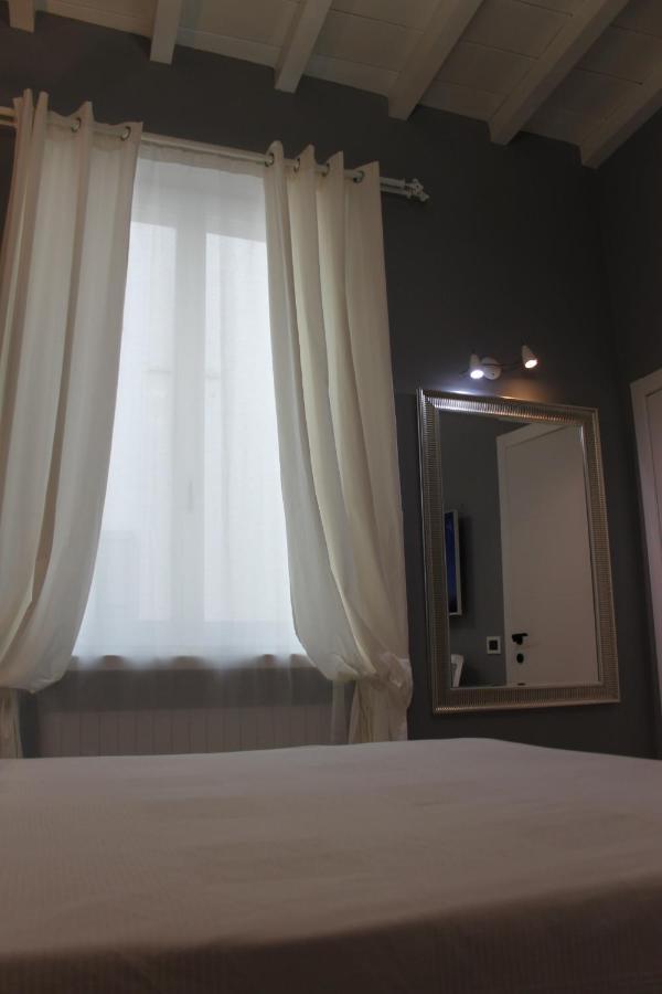 Jacuzzi Apartament By Parmacentro B&B Exteriér fotografie