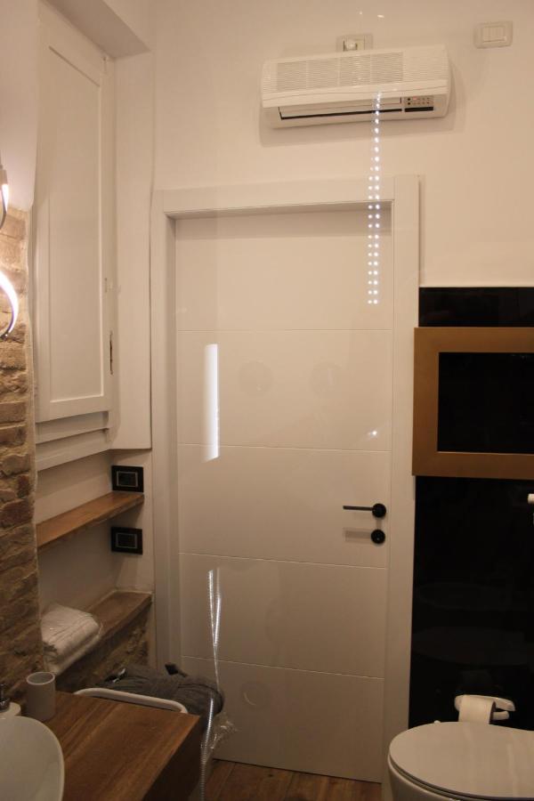 Jacuzzi Apartament By Parmacentro B&B Exteriér fotografie
